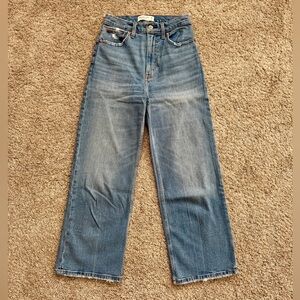 Abercrombie & Fitch crop wide leg ultra high rise jeans, size 26